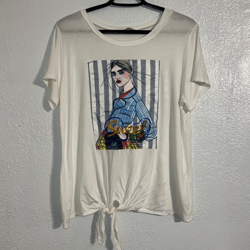 WOMENS EMBROIDERED TSHIRT